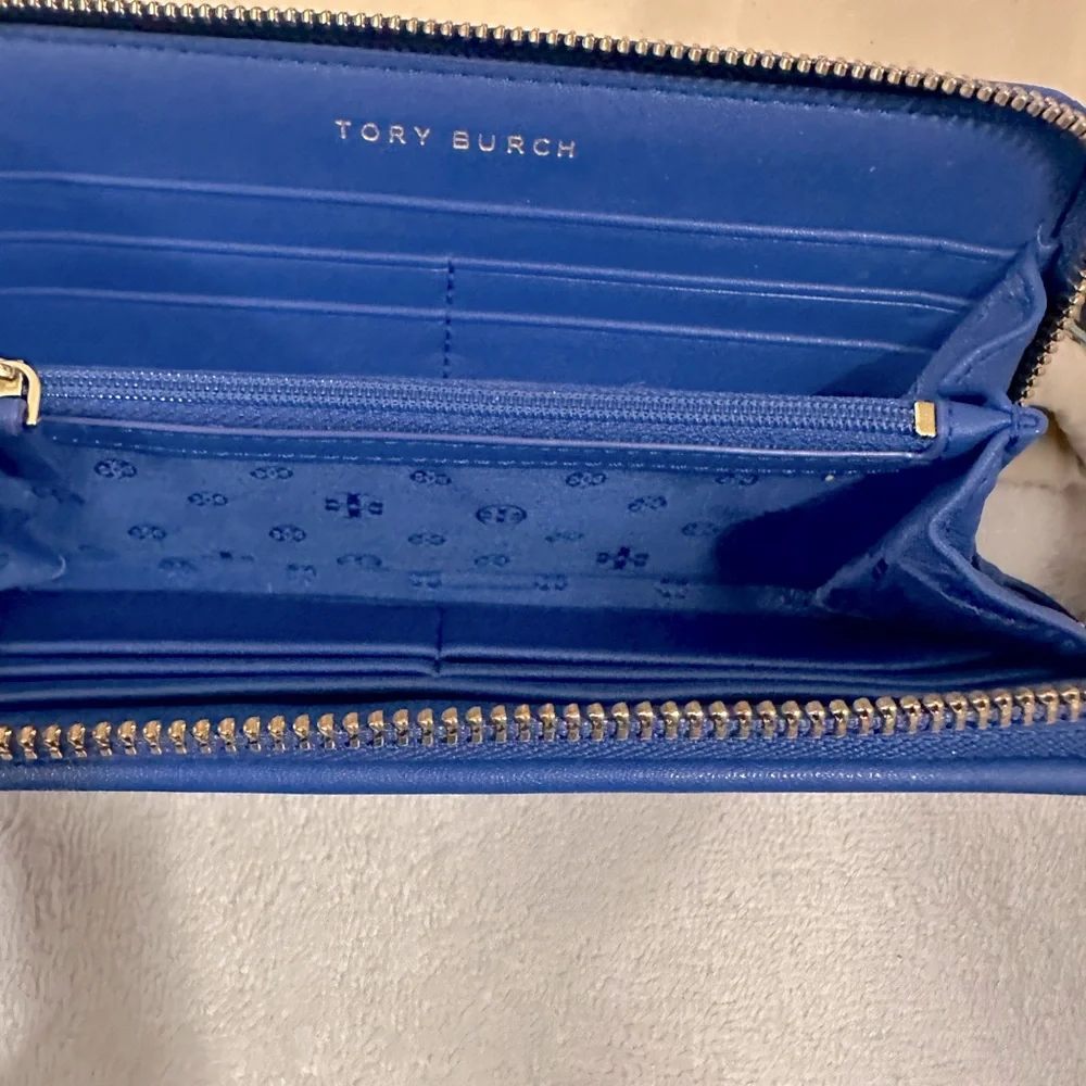 Tory Burch zippy wallet - Picture 4 of 6